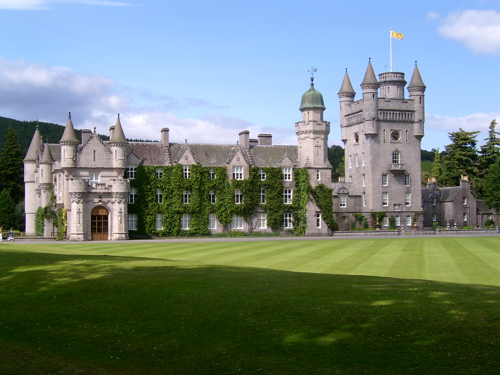 Balmoral Castle, holiday home of the Royals is a sight to behold. Don't miss it on your golf package scotland